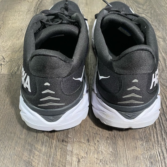 HOKA ONE ONE Clifton 8 Womens Running Sneaker - Picture 5 of 7